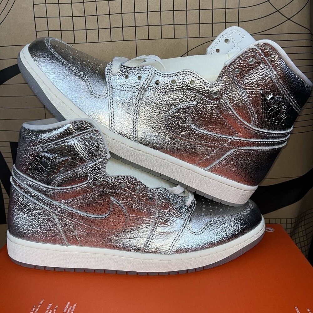 NEW Nike Air Jordan 1 Retro OG High Chrome Men Sz 9, Womens 10.5 FN7429 001